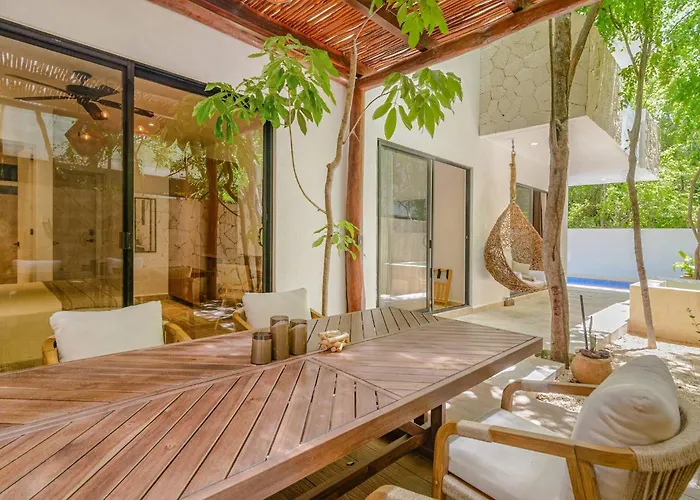 Tropical Retreat: Scooters, Hot Tub, Pool, Projector Tulum