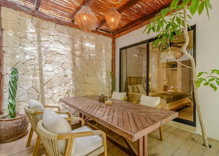 Apartment Tropical Retreat: Scooters, Hot Tub, Pool, Projector Tulum