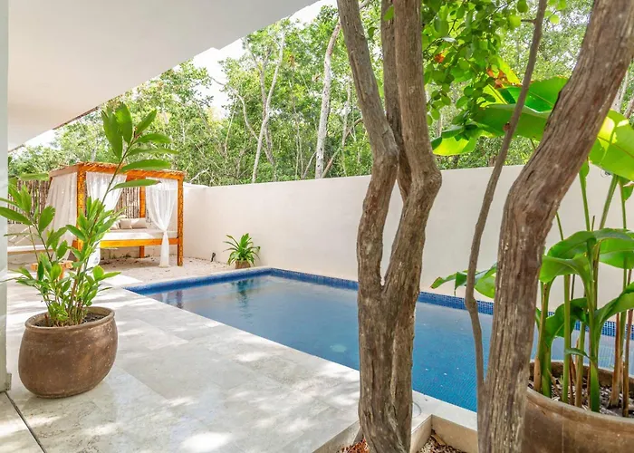 Apartment Tropical Retreat: Scooters, Hot Tub, Pool, Projector Tulum