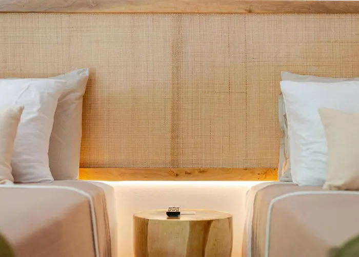 Tropical Retreat: Scooters, Hot Tub, Pool, Projector Apartment Tulum