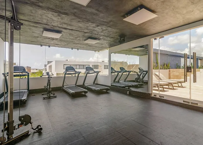 Tropical Retreat: Scooters, Hot Tub, Pool, Projector Apartment Tulum