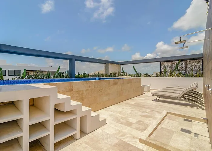 Apartment Tropical Retreat: Scooters, Hot Tub, Pool, Projector Tulum