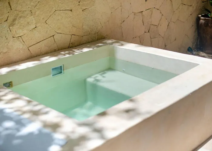 Tropical Retreat: Scooters, Hot Tub, Pool, Projector Apartment Tulum