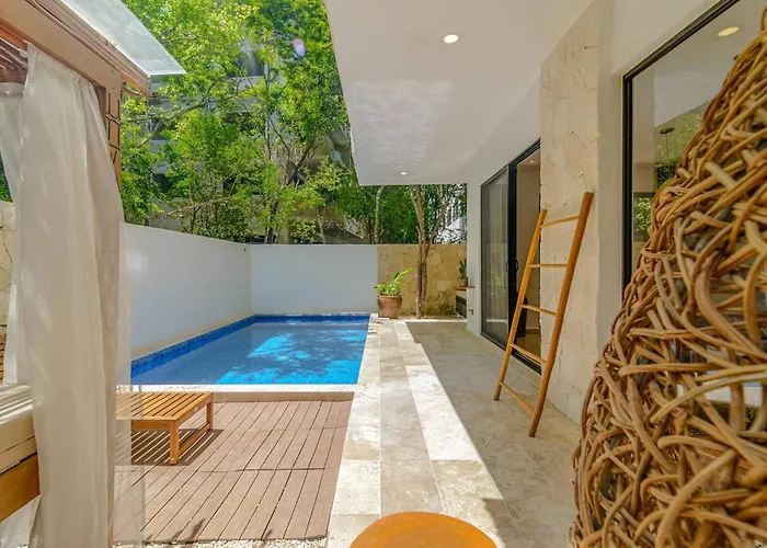 Apartment Tropical Retreat: Scooters, Hot Tub, Pool, Projector Tulum
