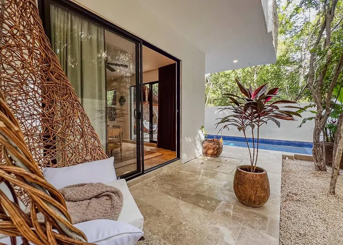 Apartment Tropical Retreat: Scooters, Hot Tub, Pool, Projector Tulum