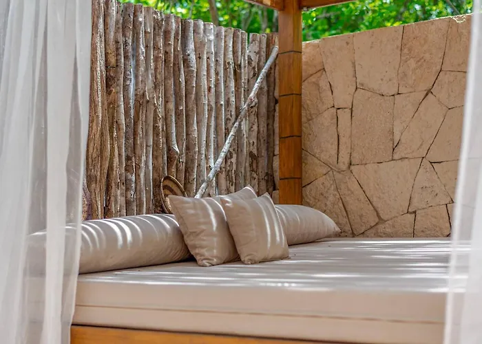 Apartment Tropical Retreat: Scooters, Hot Tub, Pool, Projector Tulum