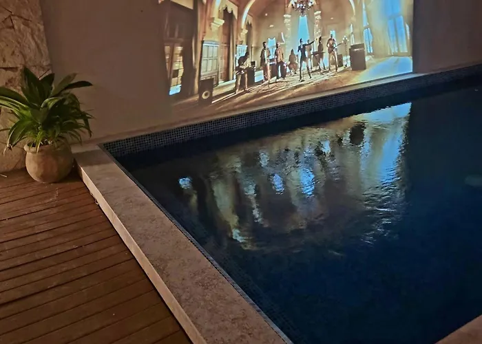 Tropical Retreat: Scooters, Hot Tub, Pool, Projector * Tulum