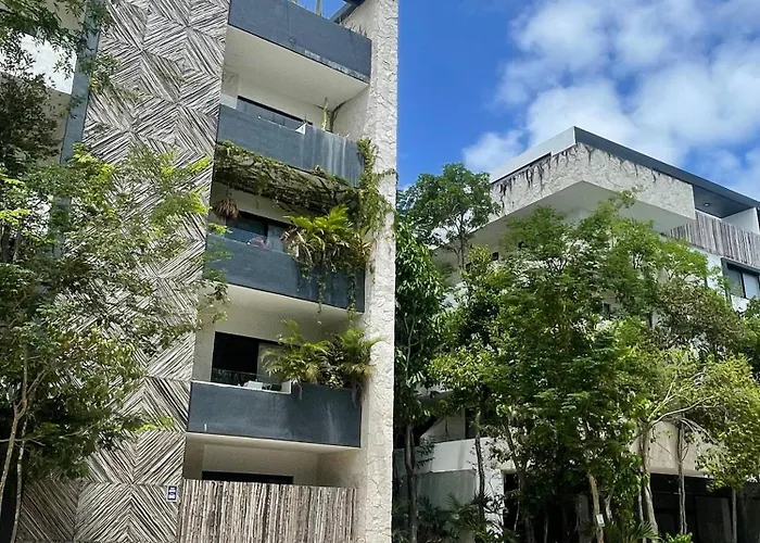 Tropical Retreat: Scooters, Hot Tub, Pool, Projector Apartment Tulum