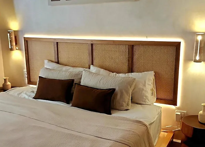 Tropical Retreat: Scooters, Hot Tub, Pool, Projector Apartment Tulum